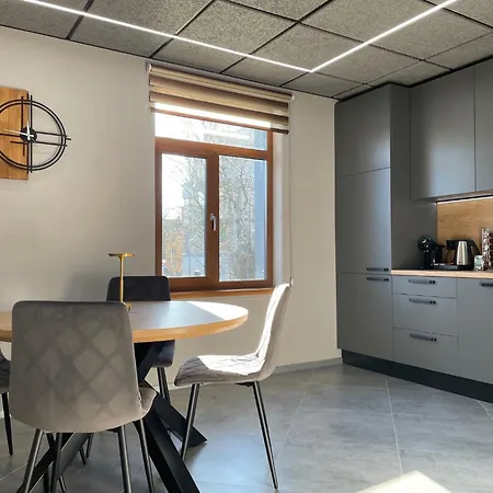 Brivibas - South / North, Free Privat Parking, Free Wifi, Self Check-in Apartment